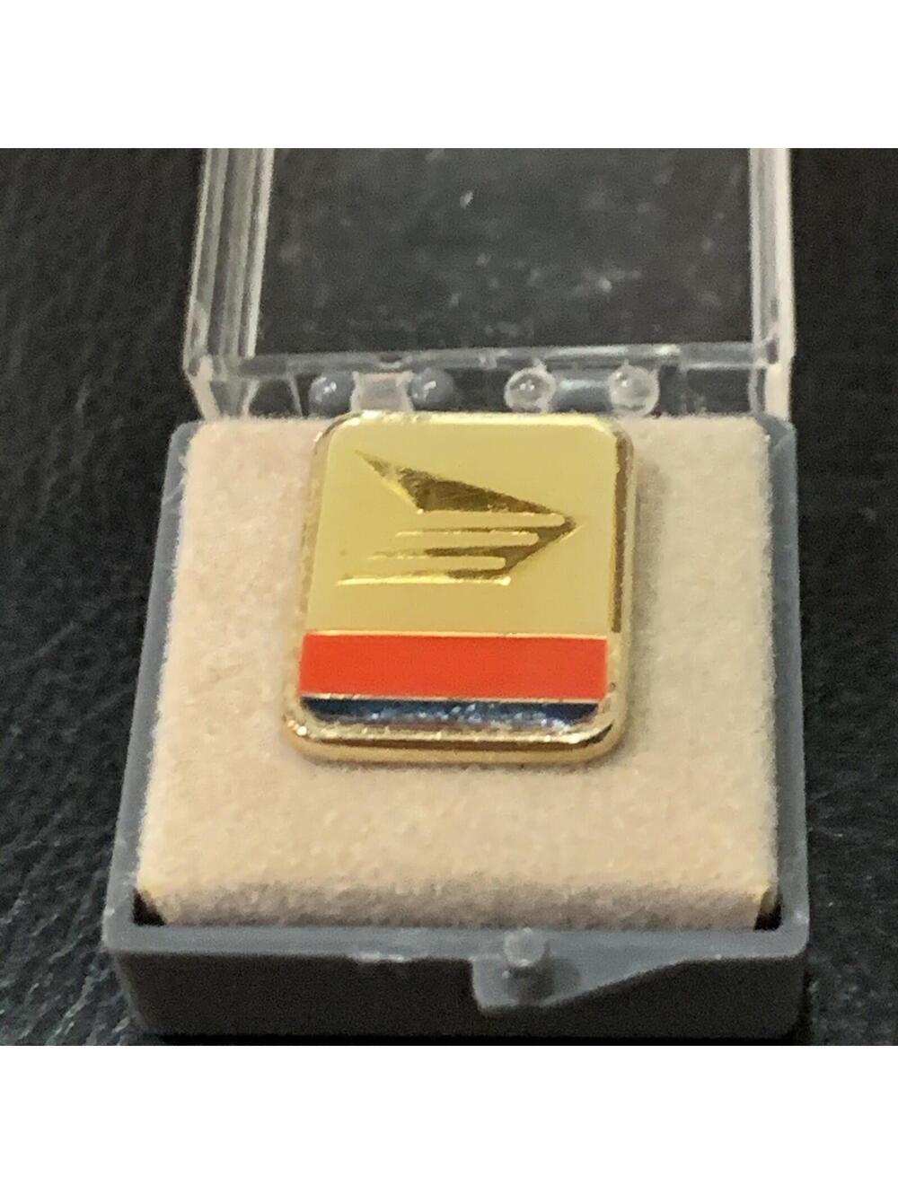 Canada Post Mail Logo Gold Tone Lapel Pin